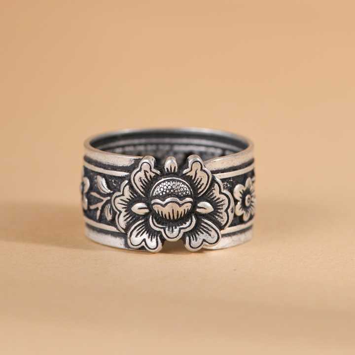 "Peony" ring in 990 silver