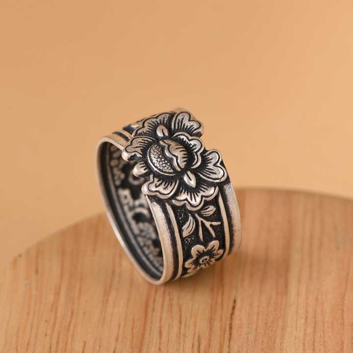 "Peony" ring in 990 silver