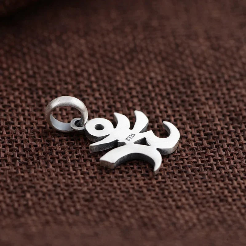 "Om" pendant in 925 silver